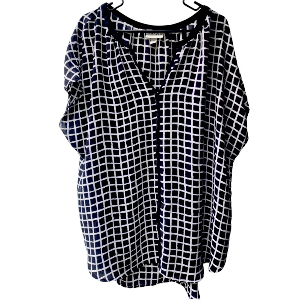 NWOT Ava & Viv Size 3x  Black White Blouse Cap Sleeves